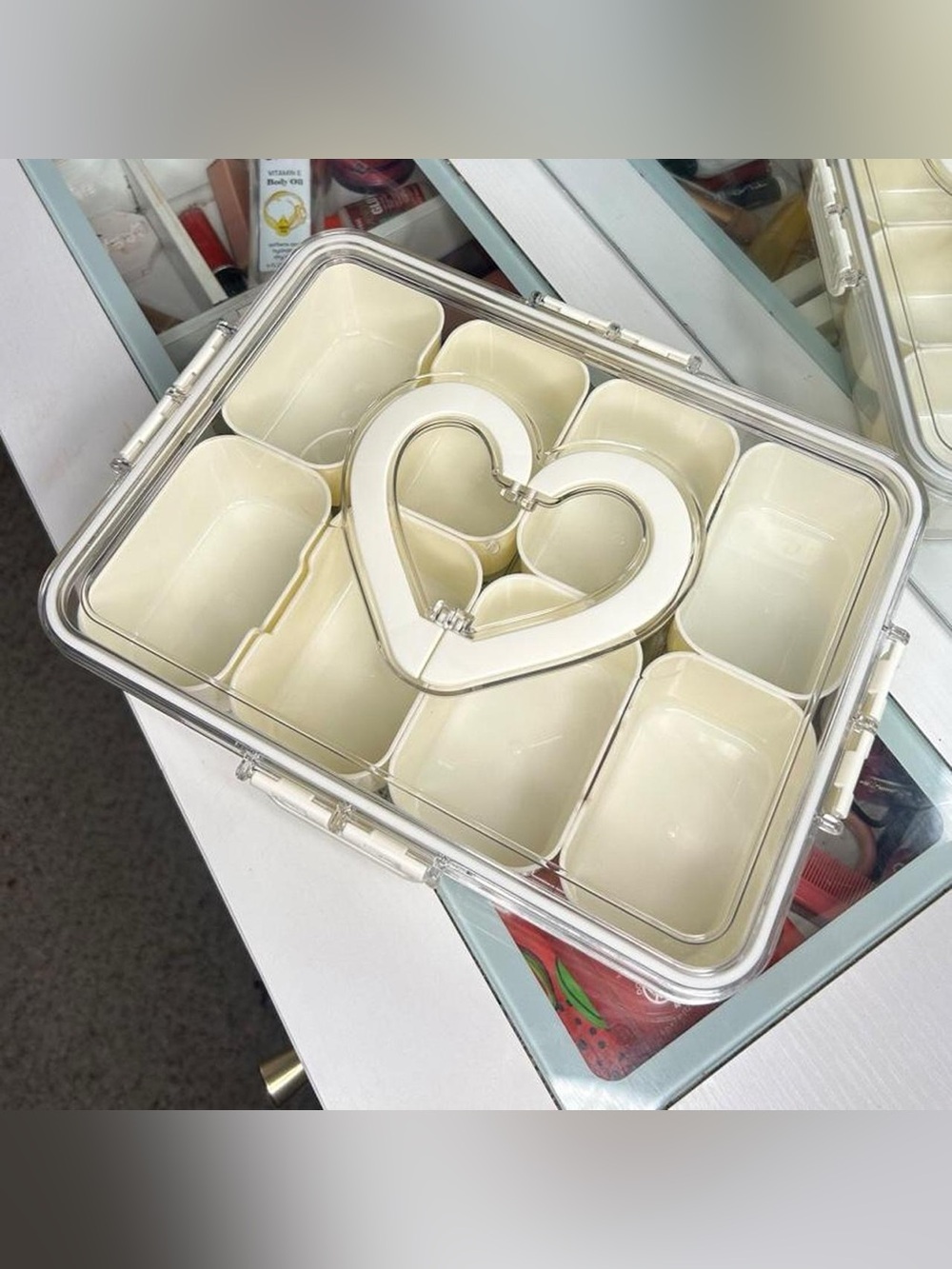 Cream Heart Snack box